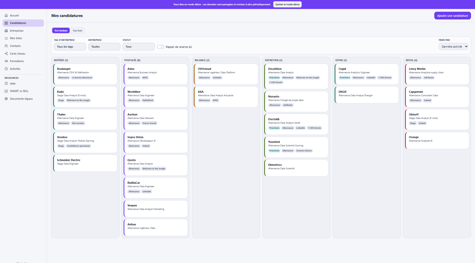 Aperçu de ReachOutTrack : candidatures en vue kanban, classées par statut de « Repérée » à « Refus » (données de démonstration fictives).